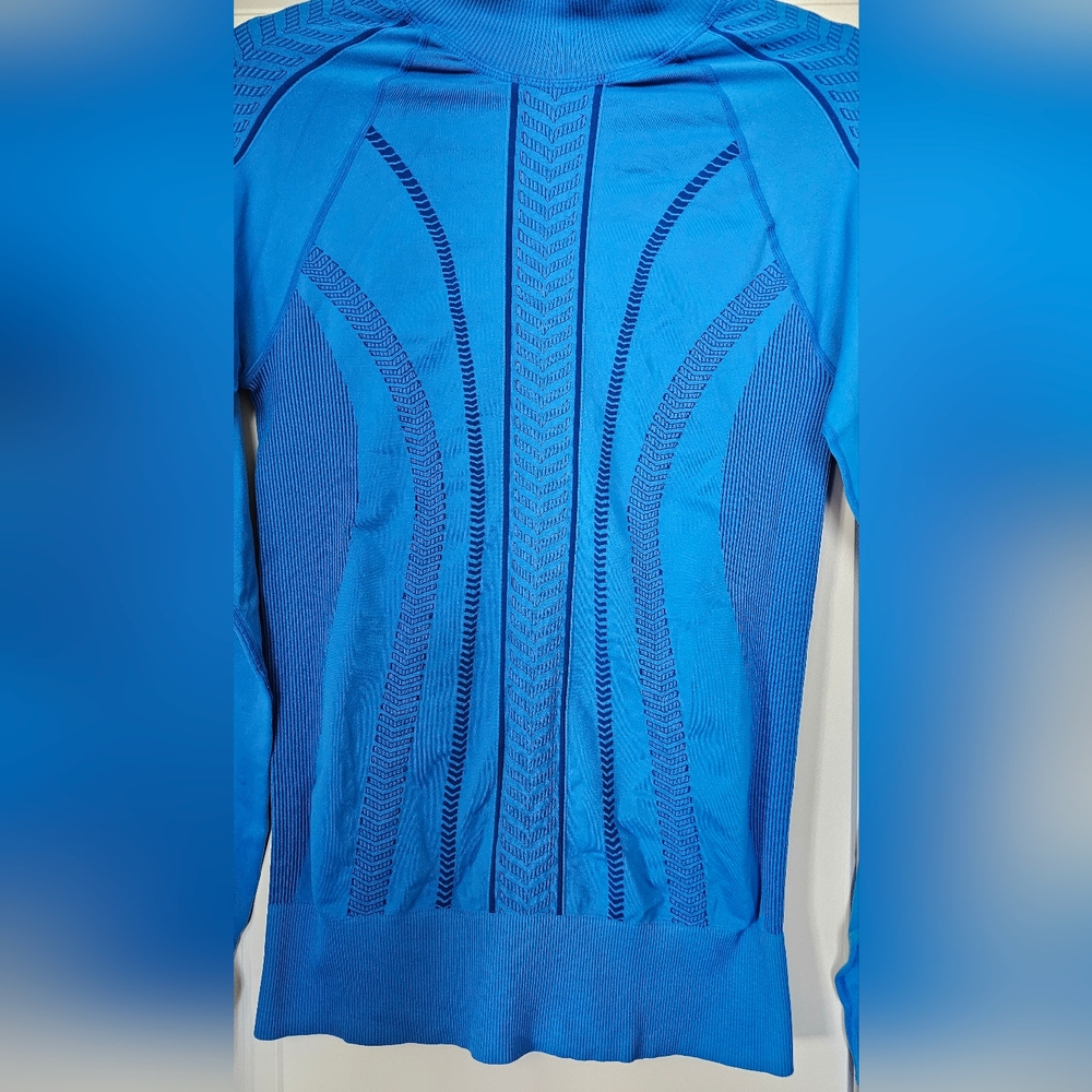 Zella Seamless Athletic Pullover Top Women’s Blue Long Sleeve Thumbholes - Picture 2 of 7